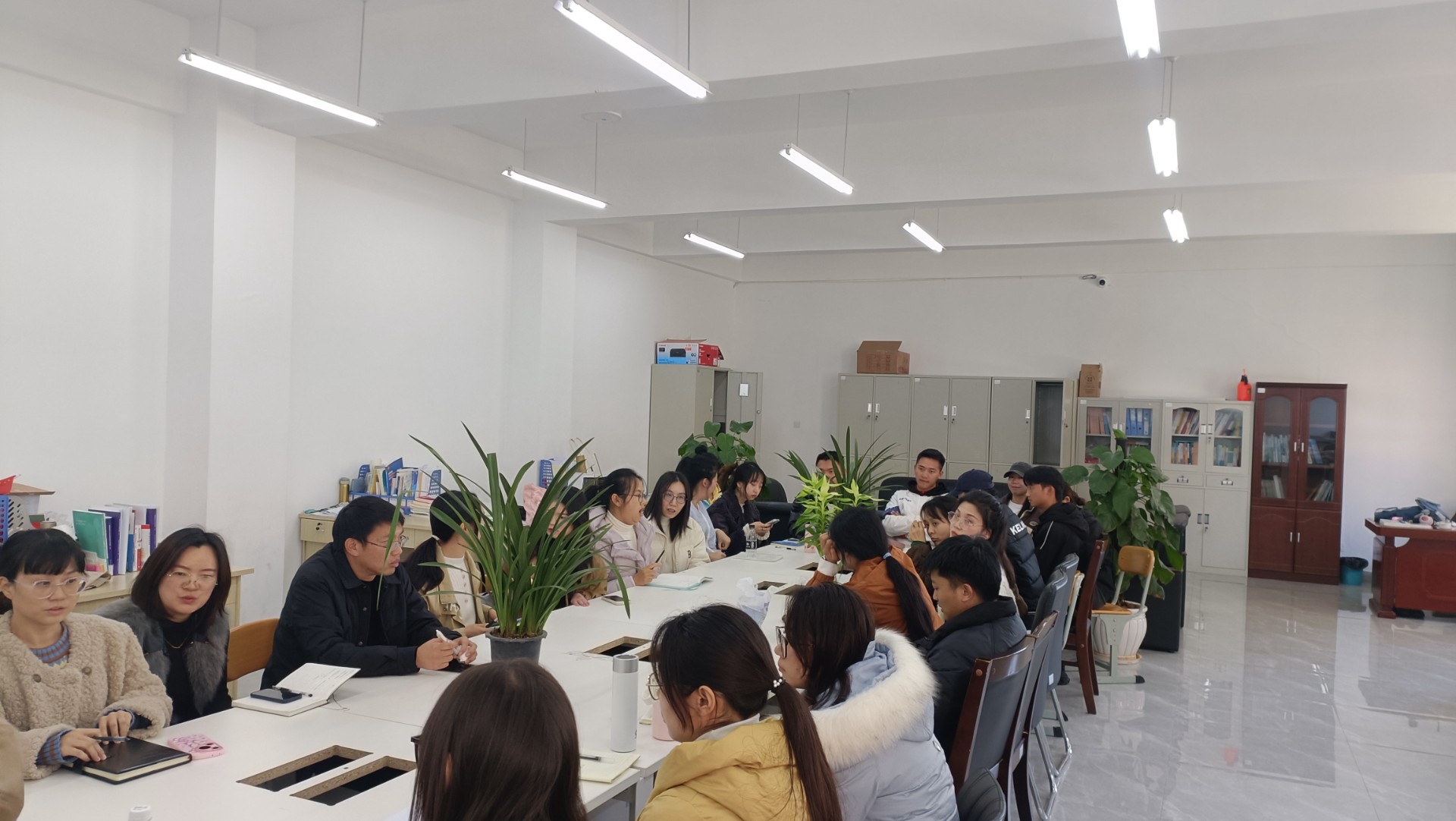 公共基礎(chǔ)教學(xué)部聚智凝力，筑牢期末工作“壓艙石”