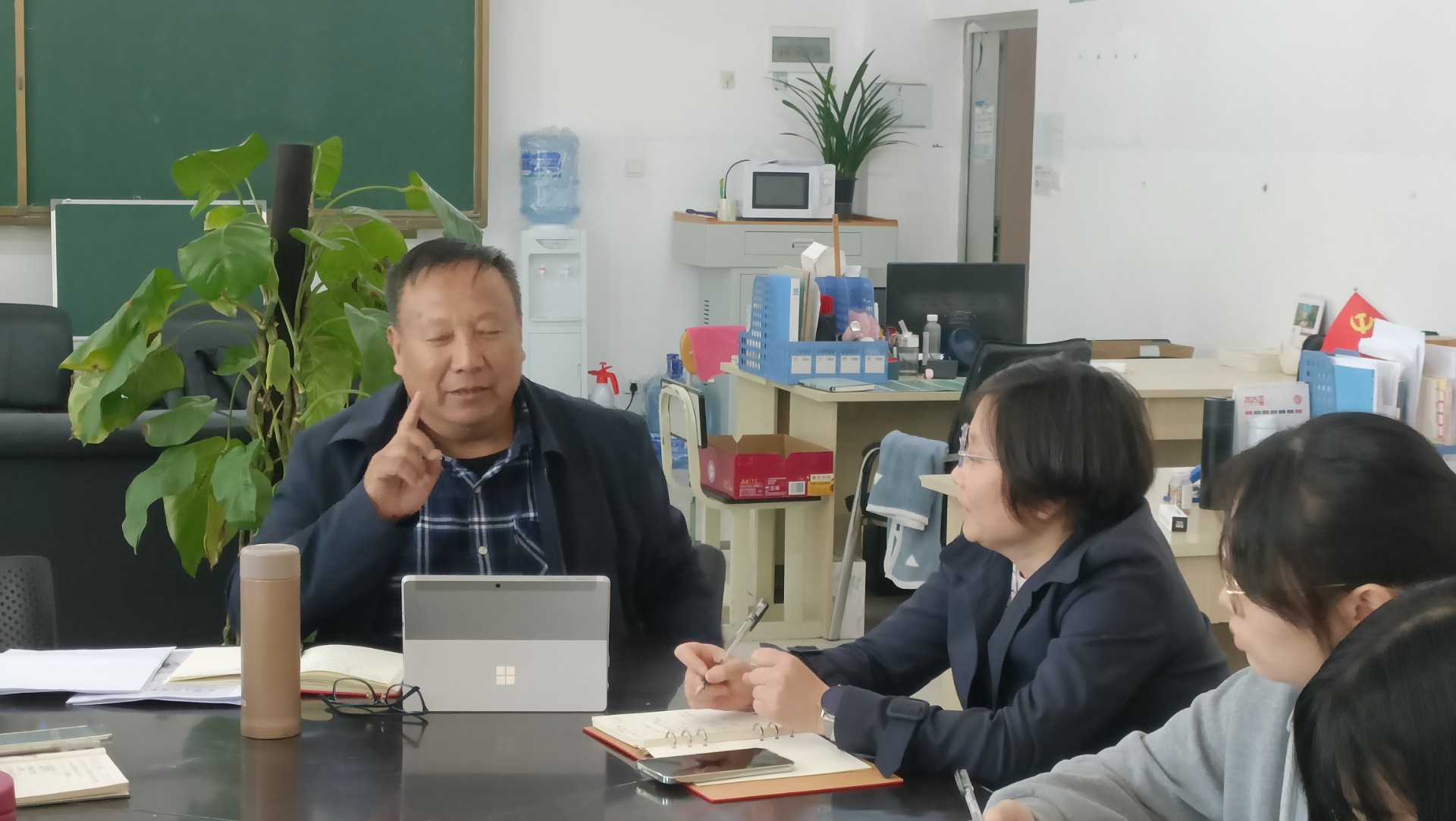 賦能教師，育見未來——趙校引領(lǐng)教師探索商務(wù)文化融合之道