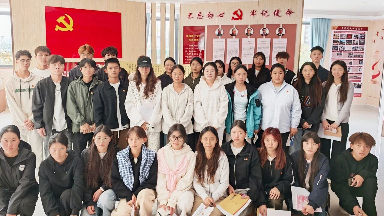 夯實(shí)團(tuán)務(wù)基礎(chǔ)，賦能青春領(lǐng)航 | 云南商務(wù)職業(yè)學(xué)院舉辦2025級(jí)新生團(tuán)支部書記履職能力提升培訓(xùn)