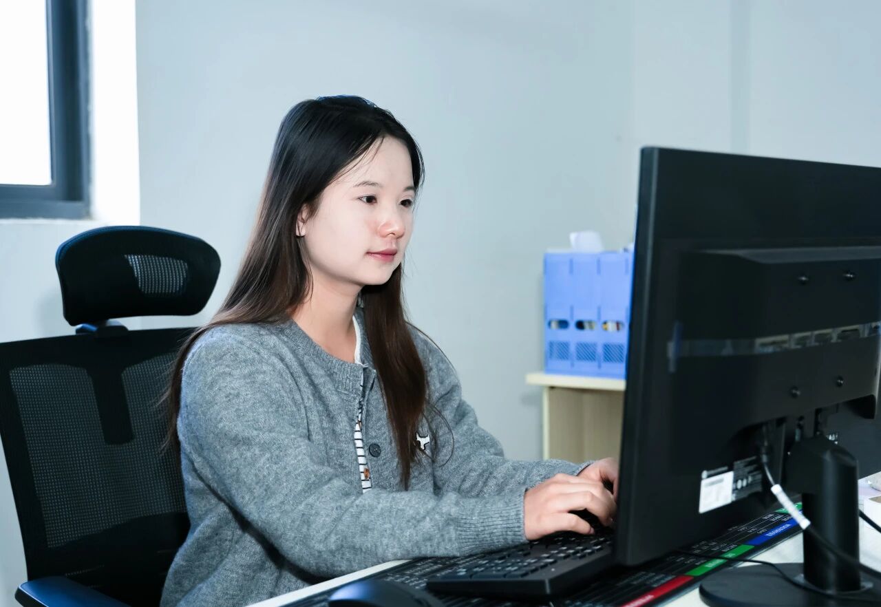 以?shī)^斗為筆，書寫青春答卷 | 省政府獎(jiǎng)學(xué)金獲得者石公英同學(xué)專訪