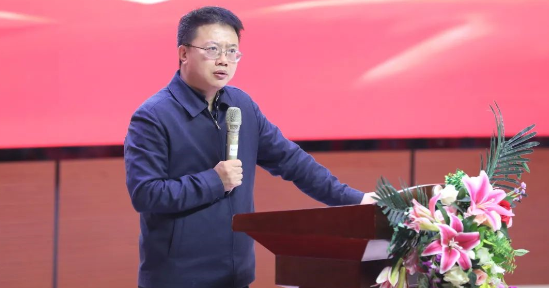 【學院活動】云南商務職業(yè)學院舉行“國防后備營” 授銜儀式  