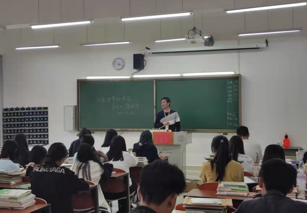 堅持黨對共青團工作的領(lǐng)導(dǎo) 深入開展黨建帶團建的工作