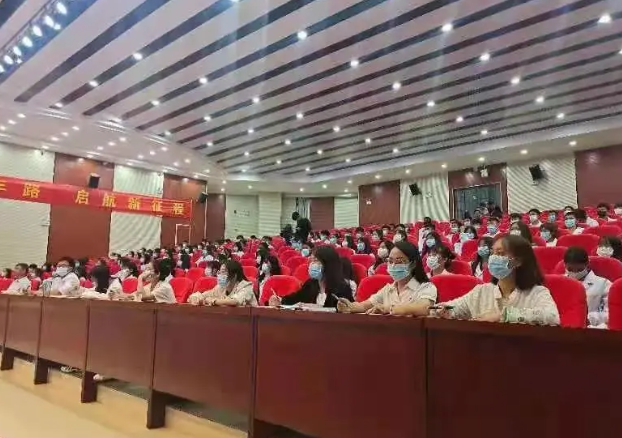 新時(shí)代、新思想——云南商務(wù)職業(yè)學(xué)院師生熱議云南省第十一次黨代會(huì)