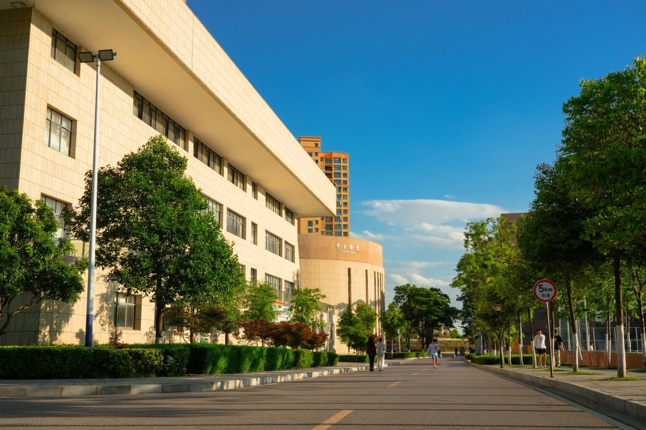 權(quán)威發(fā)布 │云南商務(wù)職業(yè)學(xué)院2025年招生計(jì)劃